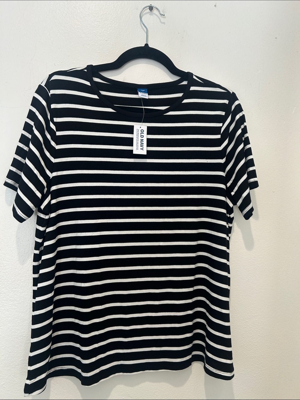 Old Navy Black & White Striped Short Sleeve Tee
